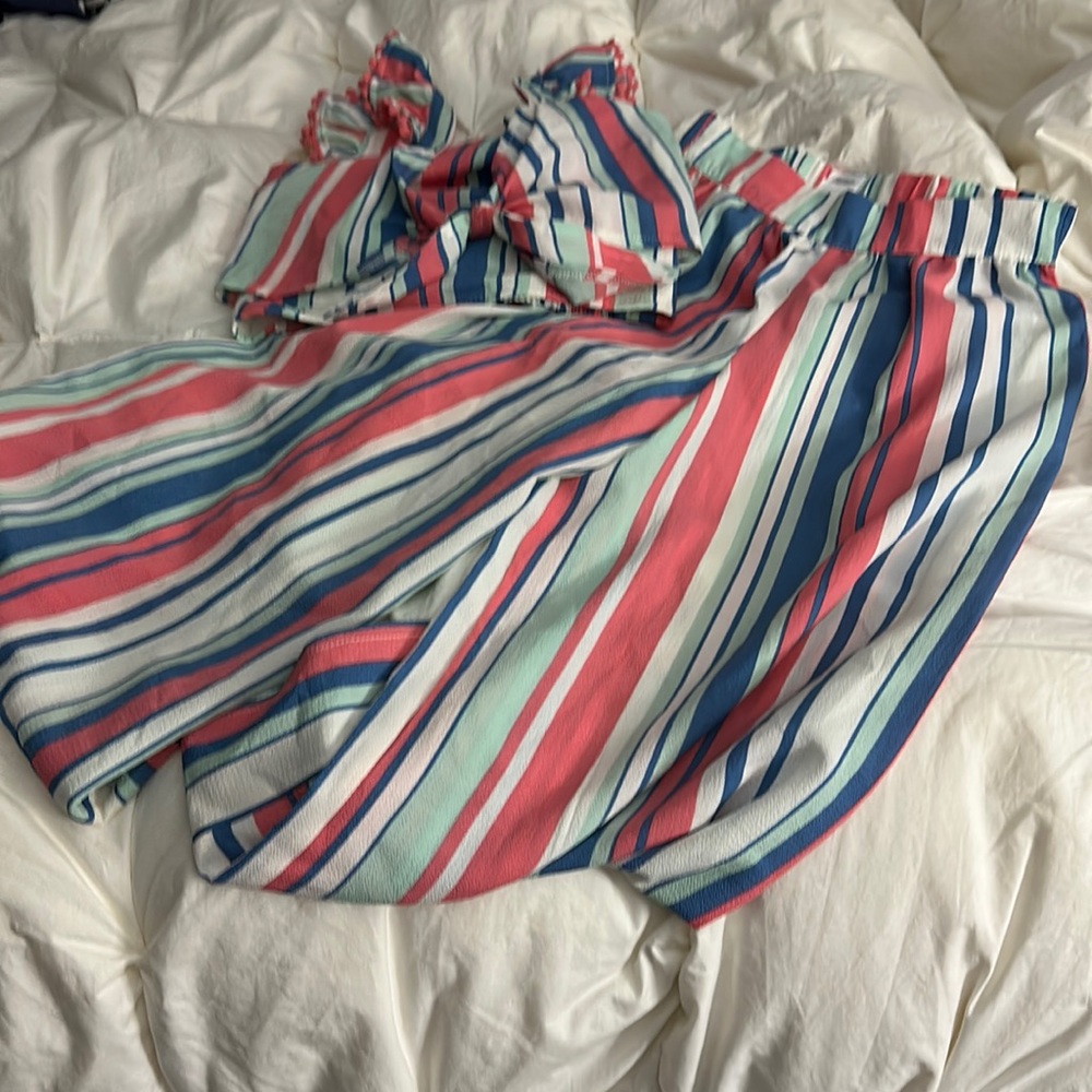 2 piece spring / summer outfit size 7 like new